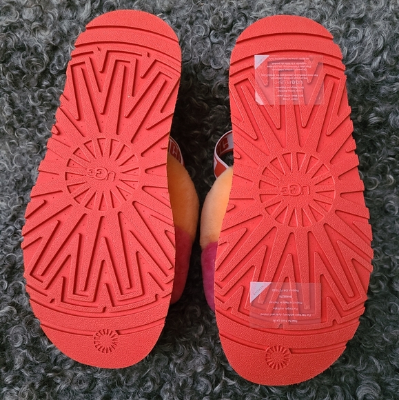 LAST ONE - NWT Disco Checker Slide in Pride Rainbow Yellow - Picture 7 of 12